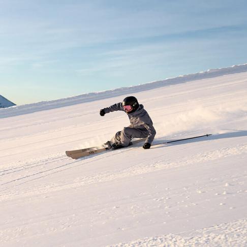 Van Deer | ALL | Bild | 2025-09 | Ski