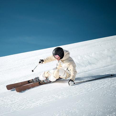 Van Deer | ALL | Bild | 2025-09 | Ski