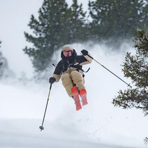 Van Deer | ALL | Bild | 2025-09 | Ski